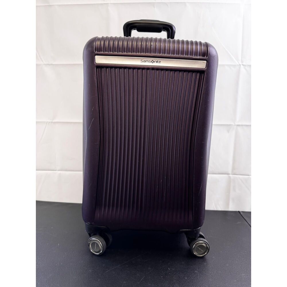 Samsonite Blackstone Hardside Expandable Spinner carry-on bag